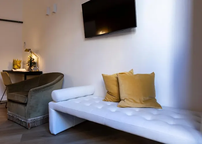 Konukevi Vespri Luxury & 4*